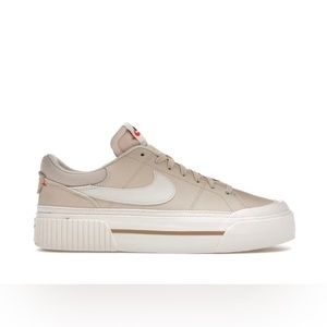 7.5 Women’s Nike Court Legacy Lift